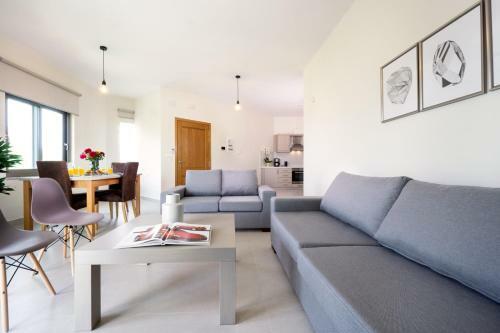 Alexandra Apartment