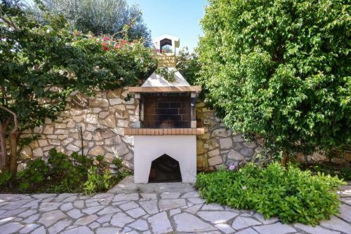 Ahai Paxos Villa