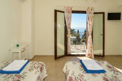 Ahai Paxos Villa