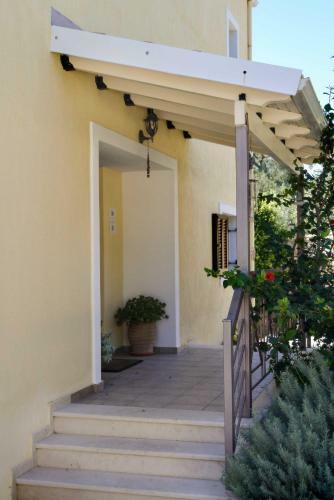 Ahai Paxos Villa