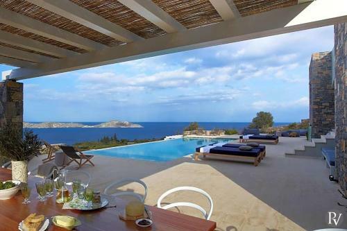 Ellinika Villa Sleeps 16 Pool Air Con Wifi