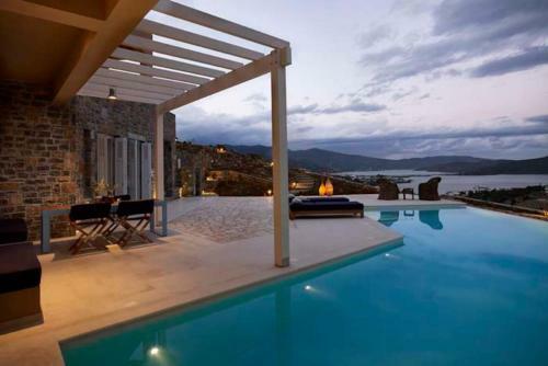 Villa King