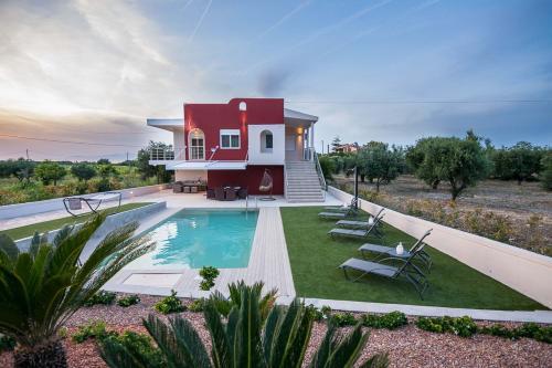 Fanes Villa Sleeps 8 With Pool And Air Con