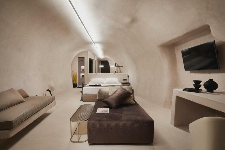 Hotel Divine Cave Experience