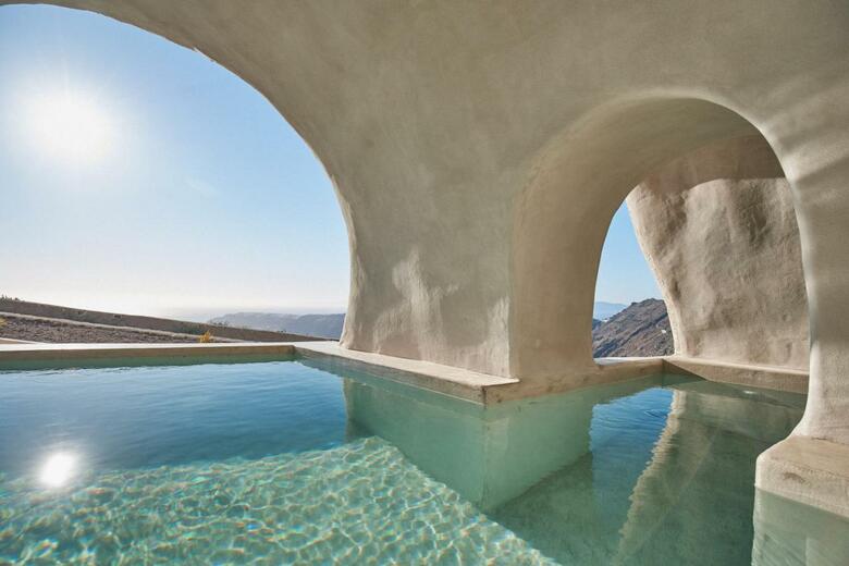 Hotel Divine Cave Experience