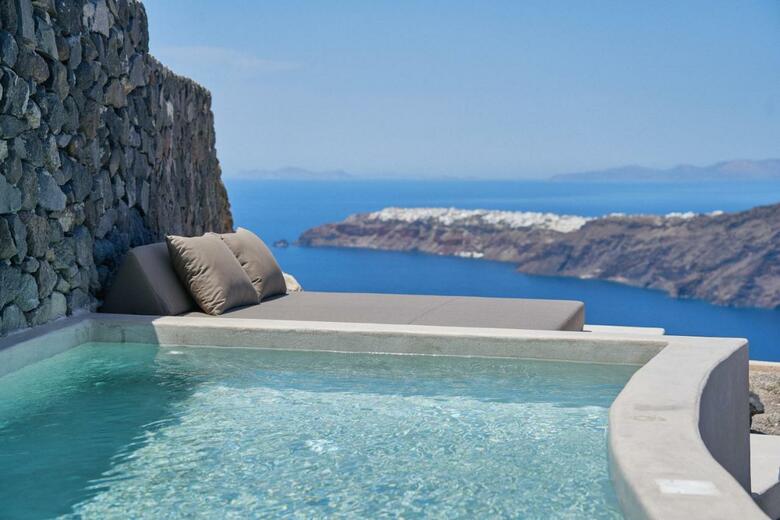 Hotel Divine Cave Experience
