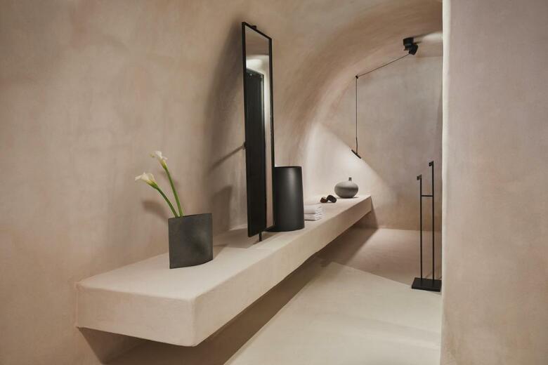 Hotel Divine Cave Experience