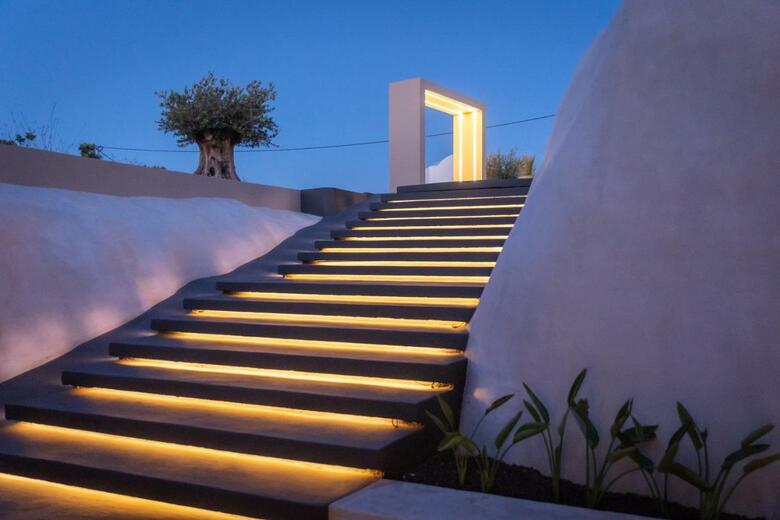 Hotel Divine Cave Experience