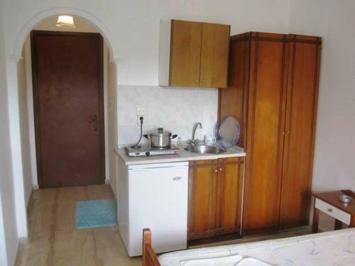 Anetta Apartments