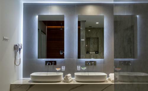 Messinian Icon Hotel & Suites