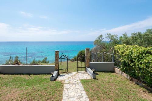 Beachfront Villa Posidi