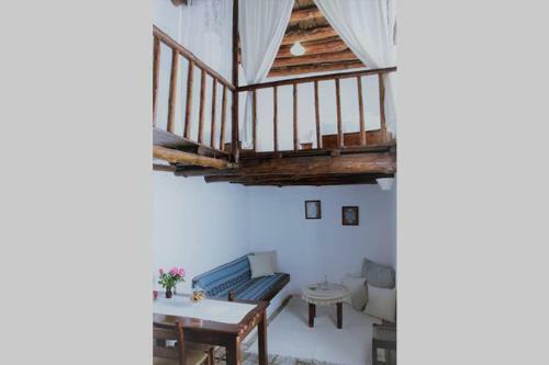 Theano Traditional House Mountain And Field View