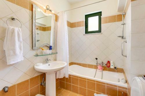 Villa Katerina & Margarita With Heated Pool