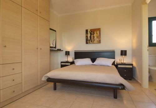 Karavadhos Villa Sleeps 5 With Pool And Air Con