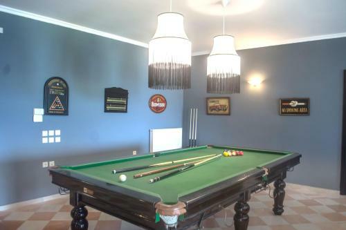 Kassiopi Villa Sleeps 12 Pool Wifi