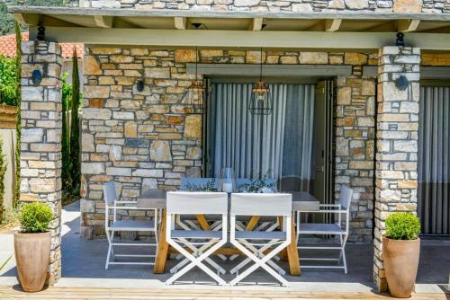 Kato Gatzea Villa Sleeps 6 With Pool And Air Con