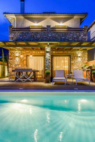 Kato Gatzea Villa Sleeps 6 With Pool And Air Con