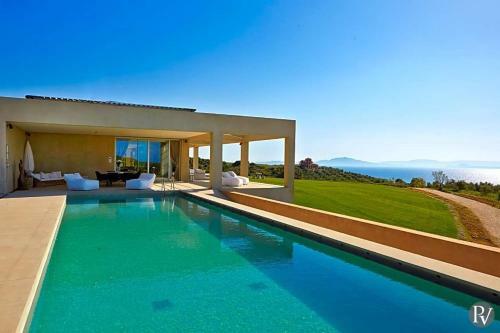 Kastro Villa Sleeps 18 With Pool And Air Con