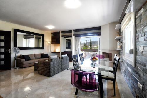 Beachfront Luxury Apartment