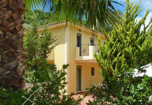 Kato Kateleios Villa Sleeps 7 With Pool And Air Con