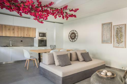 Modern Minimalist Villa Helias