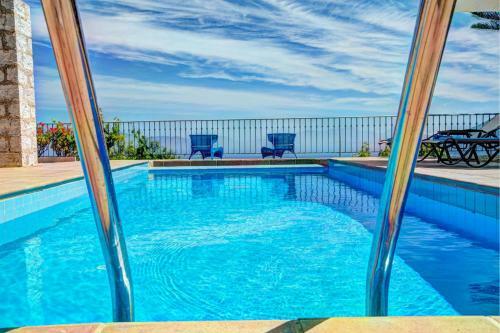 Katsarata Villa Sleeps 4 Pool Air Con Wifi