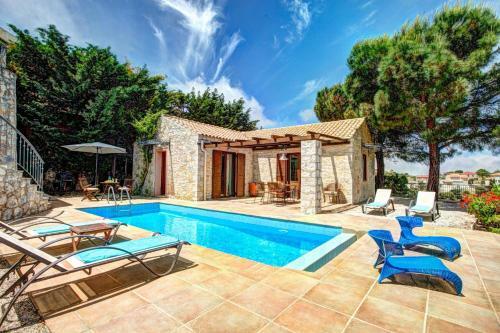 Katsarata Villa Sleeps 4 Pool Air Con Wifi