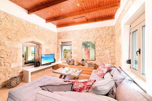 Acrothea Villa