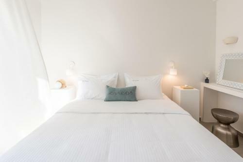 Eneos Kythnos Beach Villas-executive And Premium Villas