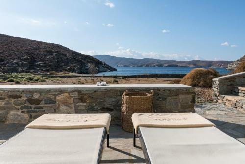 Eneos Kythnos Beach Villas-executive And Premium Villas