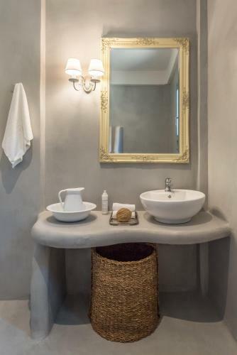 Eneos Kythnos Beach Villas-executive And Premium Villas