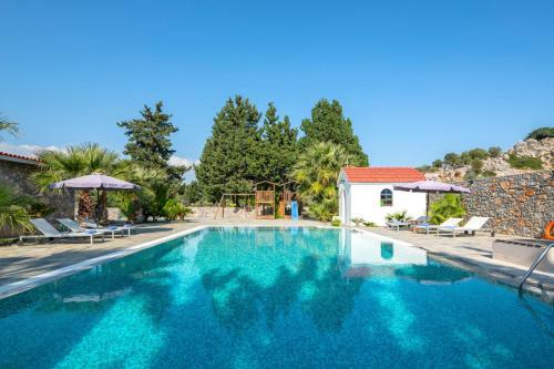 Kolympia Villa Sleeps 6 With Pool Air Con And Wifi