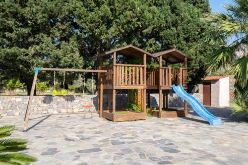 Kolympia Villa Sleeps 6 With Pool Air Con And Wifi
