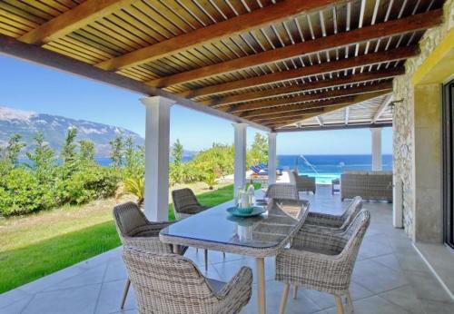 Villa In Kleismata Sleeps 7 Includes Swimming Pool And Air Con