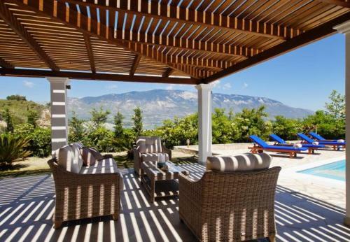 Villa In Kleismata Sleeps 7 Includes Swimming Pool And Air Con