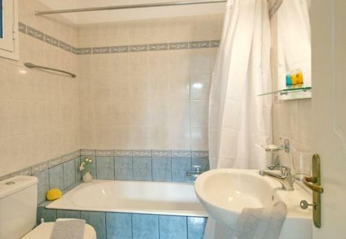 Kleismata Villa Sleeps 5 With Pool And Air Con