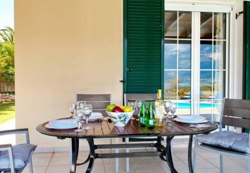 Kleismata Villa Sleeps 5 With Pool And Air Con
