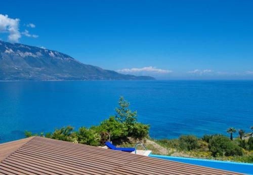 Villa In Kleismata Sleeps 6 With Pool And Air Con