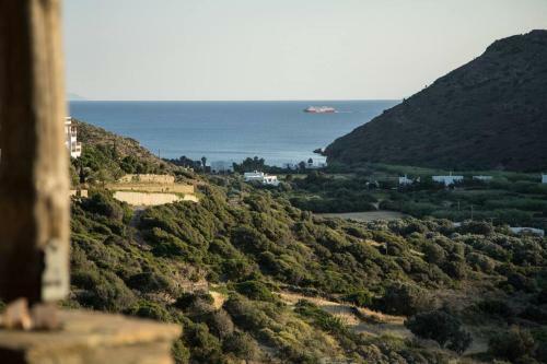 2ag252-house With A Pool In Andros