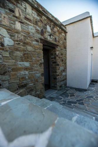 2ag252-house With A Pool In Andros
