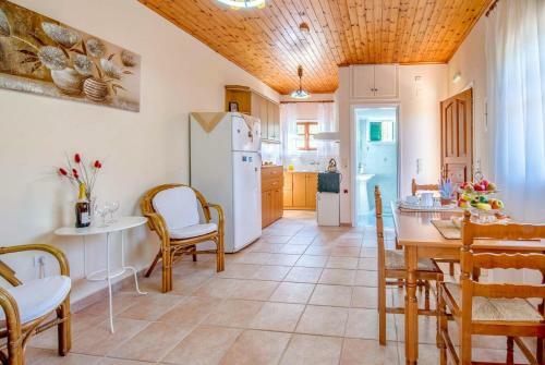 Poppy Apartment I