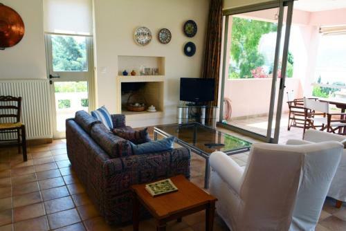 Villa Pink House With Panoramic View To Porto Rafti