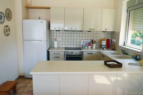 Villa Pink House With Panoramic View To Porto Rafti