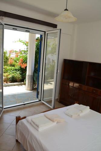 Traditional Summer House In Marmari