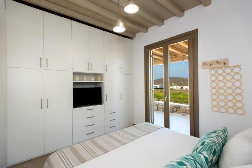 Villa Mykonos Bible 20