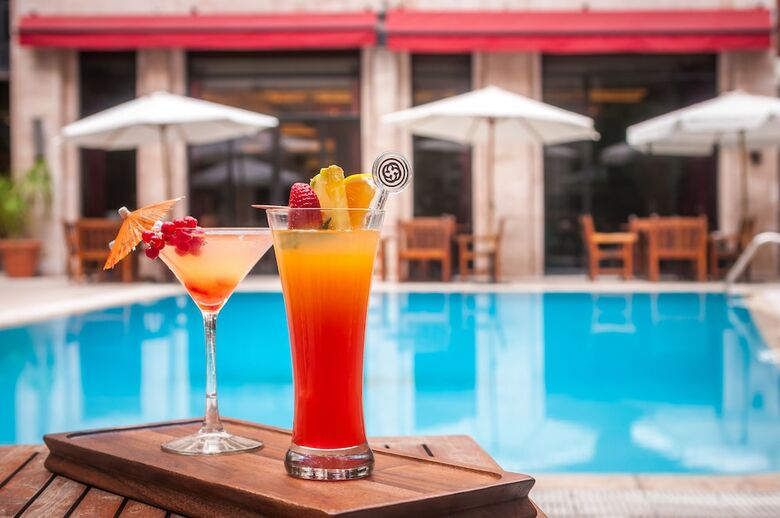 Le Commodore Hotel