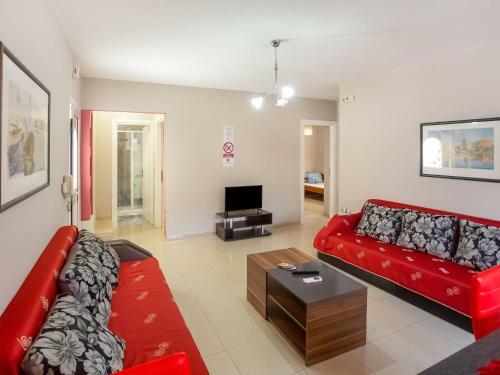 Pleasant Apartment In N. Irakleitsa With Garden