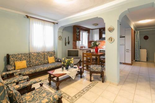 #flh - The Tangerine House (6bdr)