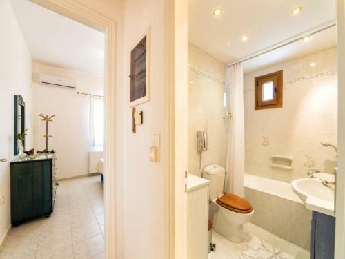 Elegant Villa In Paros With Veranda And Balcony