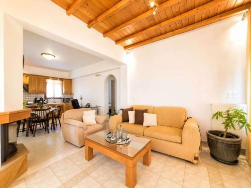 Elegant Villa In Paros With Veranda And Balcony
